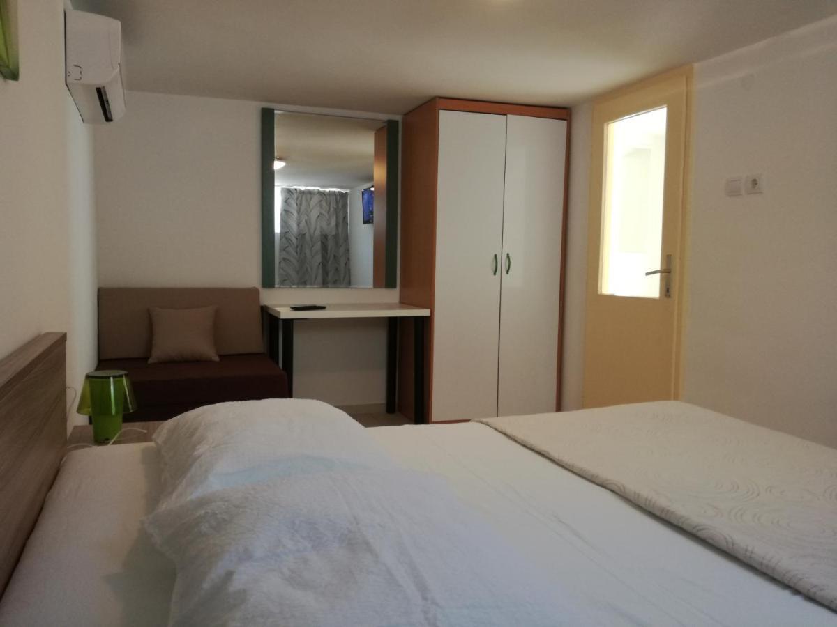 Ferienwohnung Apartman Anni Poreč Exterior foto